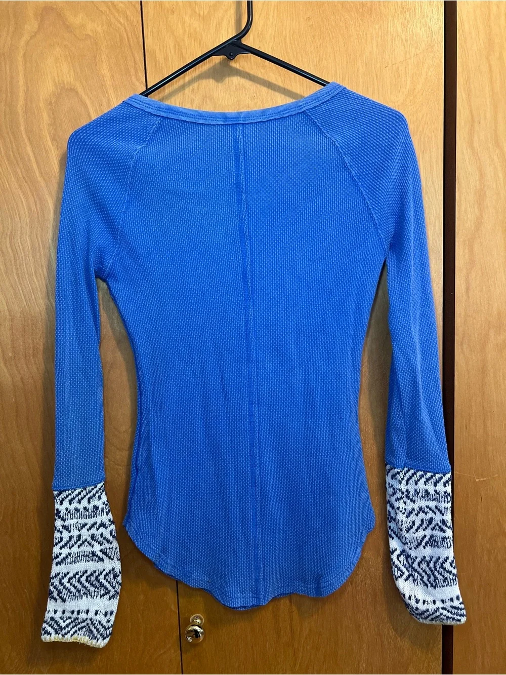 Free People Alpine Cuff Royal Blue Distressed Henley Thermal Shirt Size Small